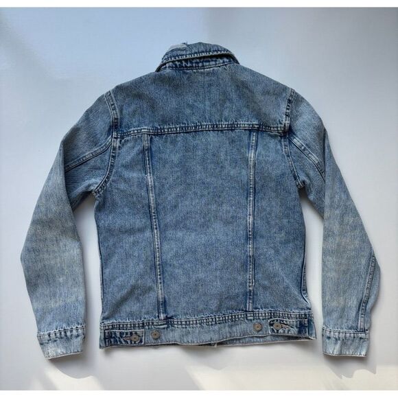 Old Navy Women's Lightwash Denim Long Sleeve Distressed Jean Jacket Size Small - Picture 3 of 3